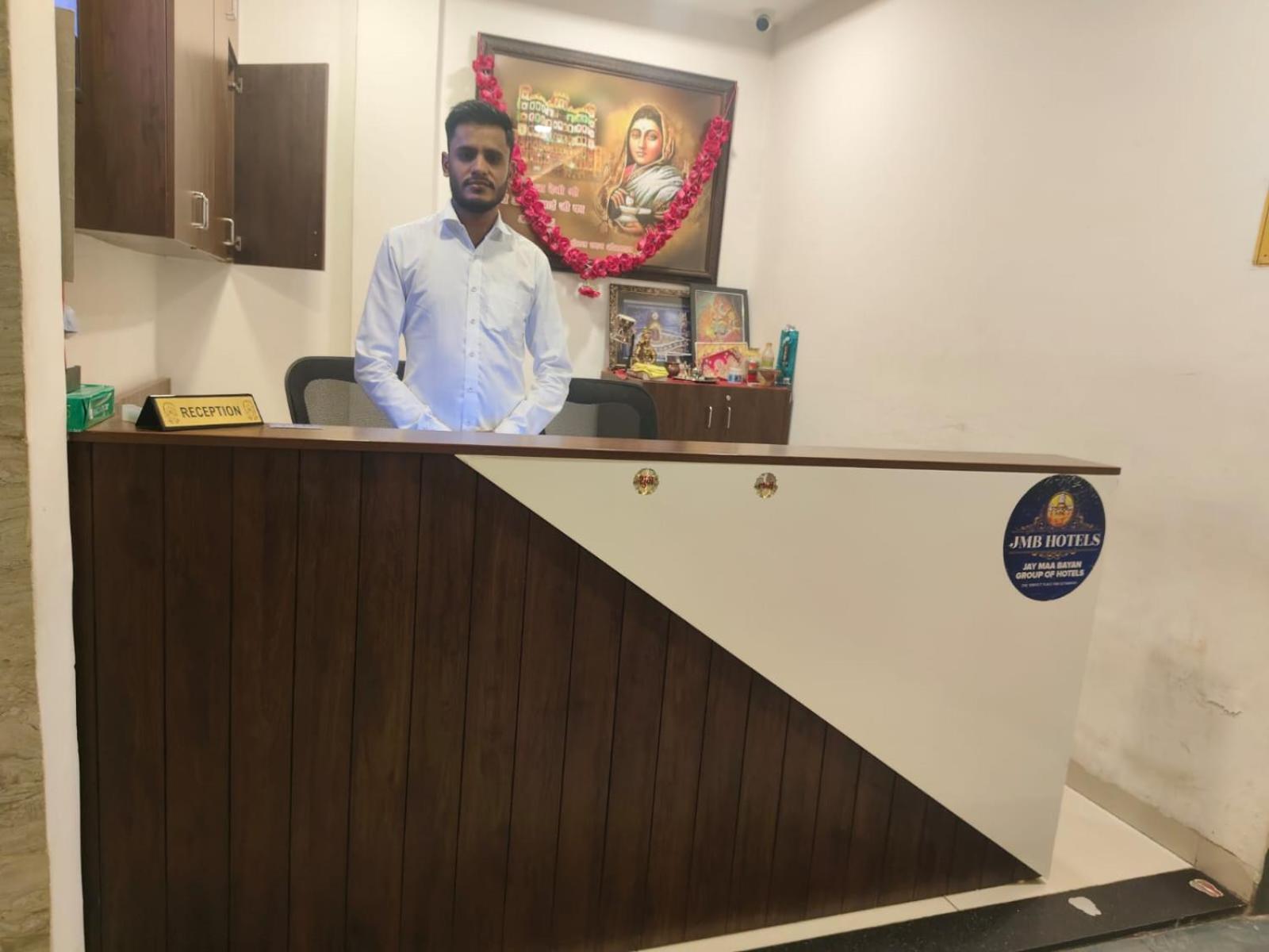 Topdealhotel Sheesh Mahal Indore